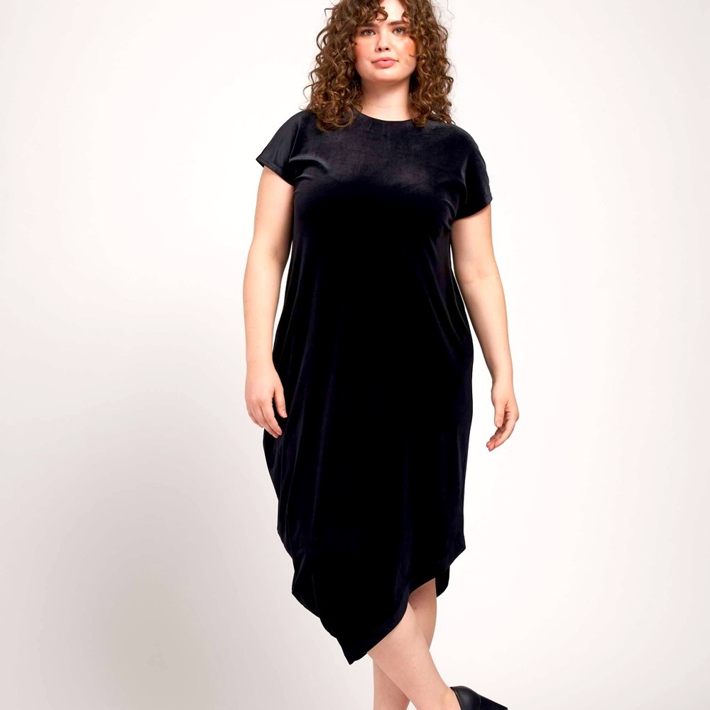 Universal Standard Black Velvet Geneva Dress BNWT Size M